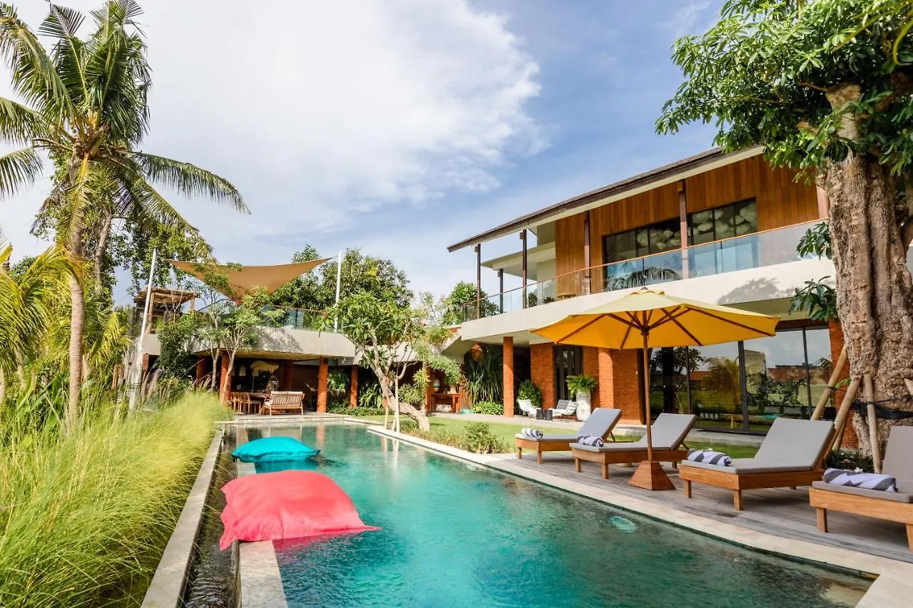 Villa Kimaya - 5-Bed Berawa Luxury Villa With Complimentary Pool Fence Canggu