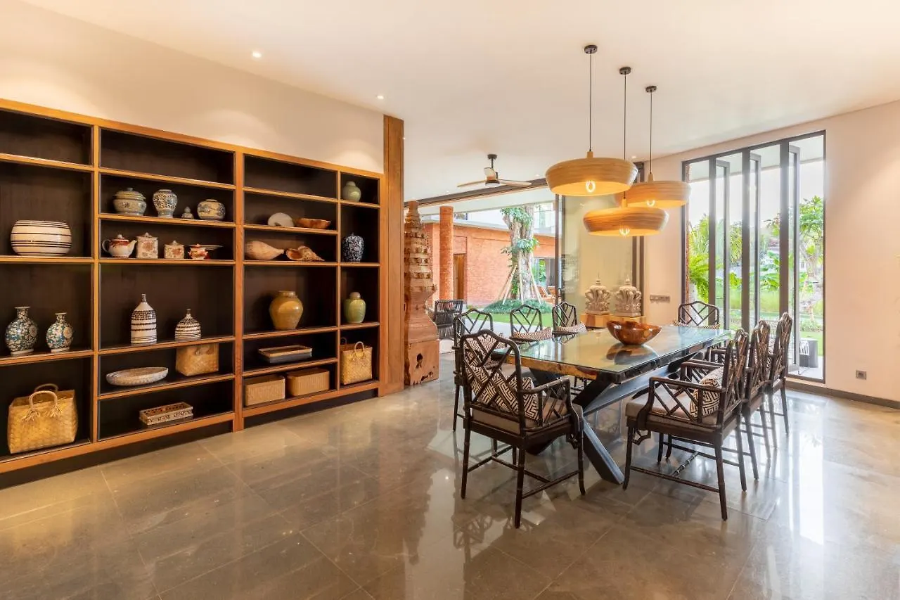 Villa Kimaya - 5-Bed Berawa Luxury Villa With Complimentary Pool Fence Canggu