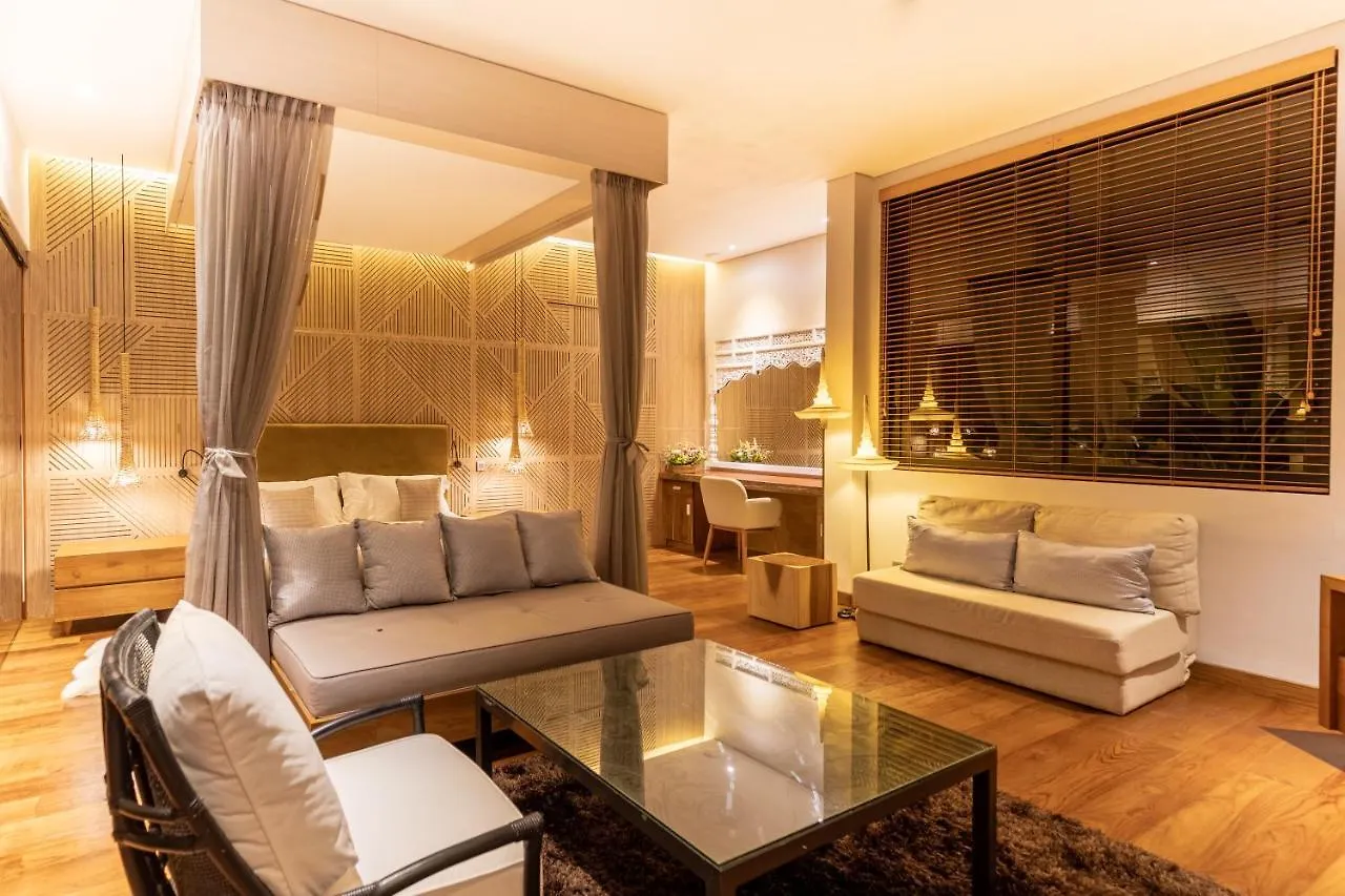 Villa Kimaya - 5-Bed Berawa Luxury Villa With Complimentary Pool Fence Canggu