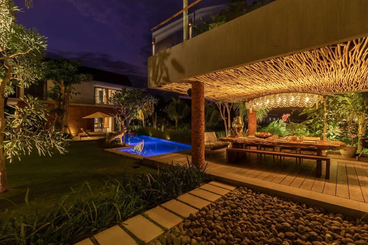 Villa Kimaya - 5-Bed Berawa Luxury Villa With Complimentary Pool Fence Canggu Indonesia
