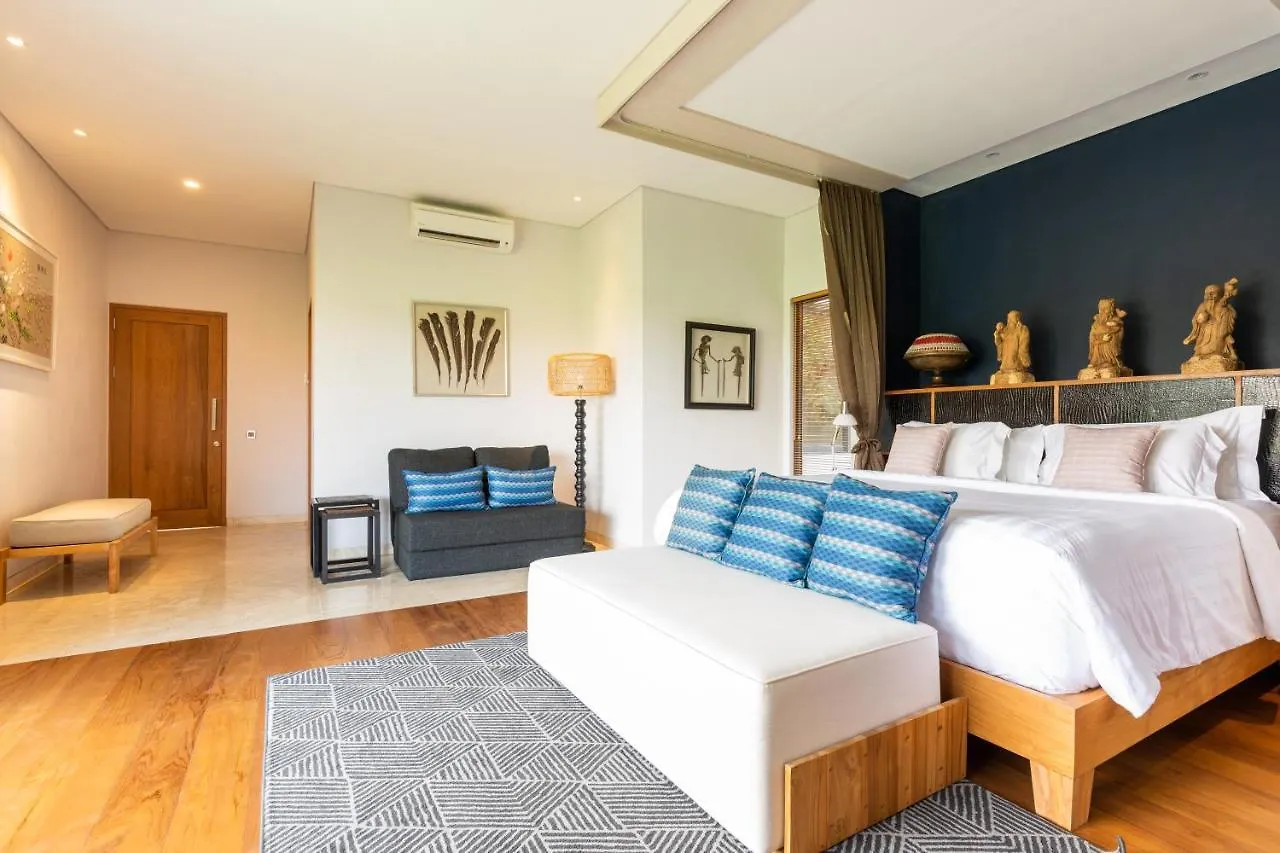 Villa Kimaya - 5-Bed Berawa Luxury Villa With Complimentary Pool Fence Canggu