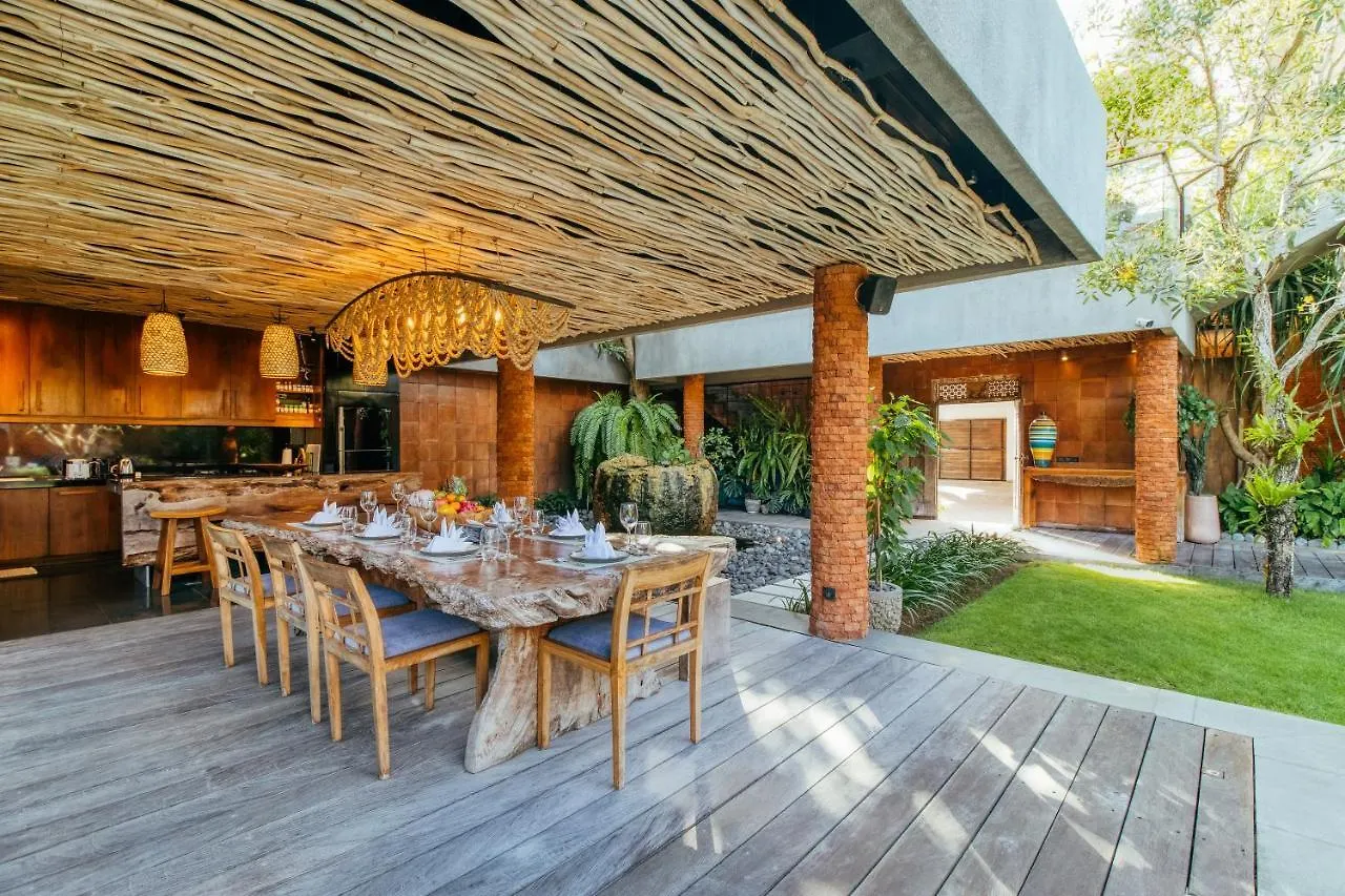 Villa Kimaya - 5-Bed Berawa Luxury Villa With Complimentary Pool Fence Canggu Indonesia