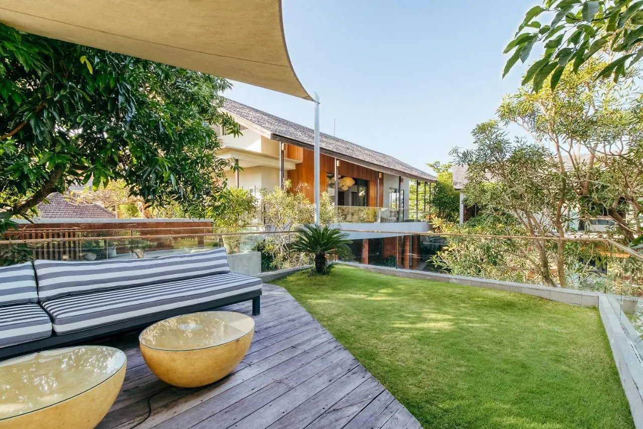 Villa Kimaya - 5-Bed Berawa Luxury Villa With Complimentary Pool Fence Canggu