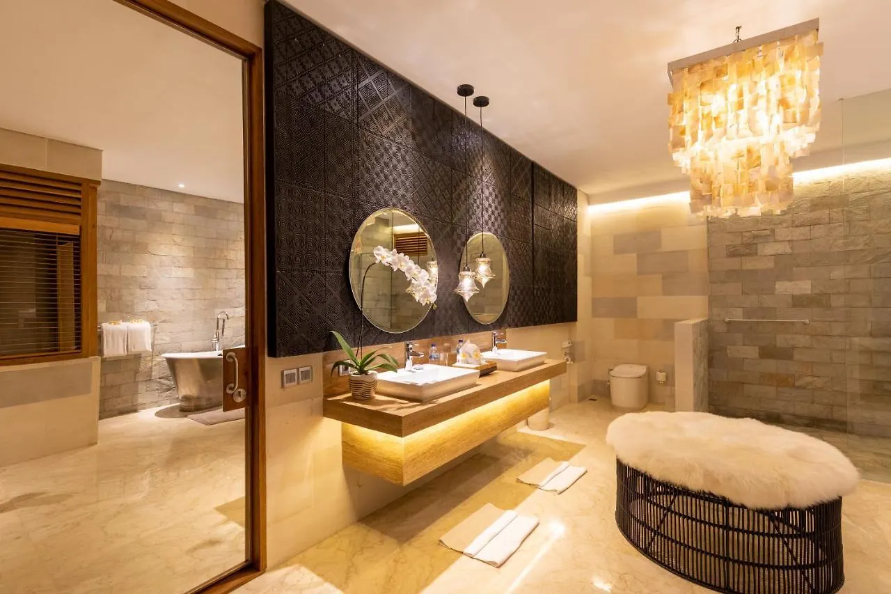 Villa Kimaya - 5-Bed Berawa Luxury Villa With Complimentary Pool Fence Canggu