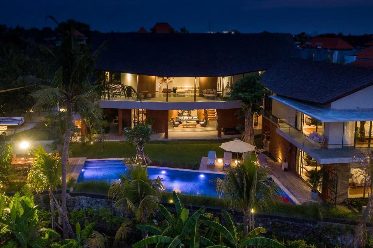 Villa Kimaya - 5-Bed Berawa Luxury Villa With Complimentary Pool Fence Canggu